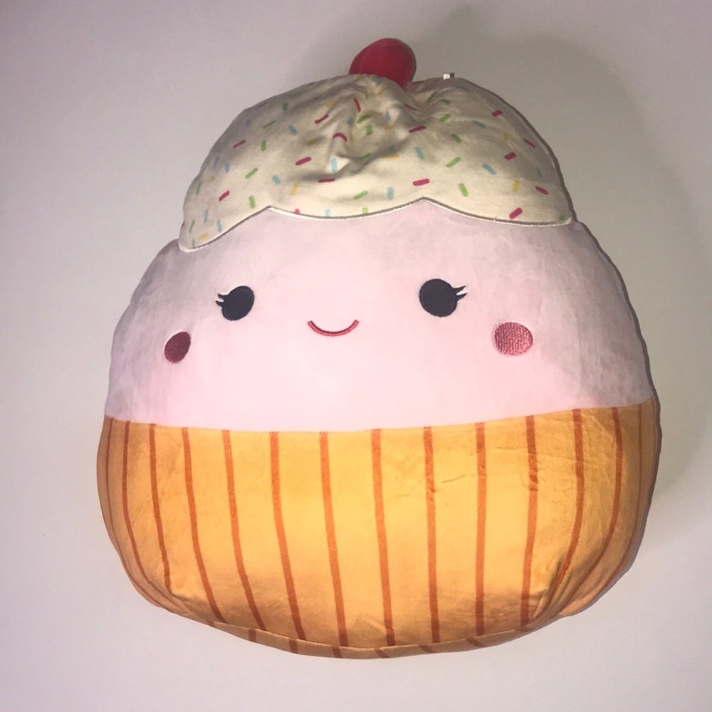 Squishmallow Clara the cupcake 16”